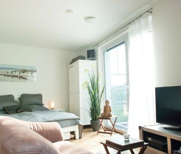 Helles modern möbliertes Apartment mit Balkon in der Südstadt - Foto 1