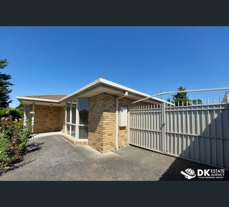 5 Trickey Ct, Sunshine North, Vic 3020 - Photo 3