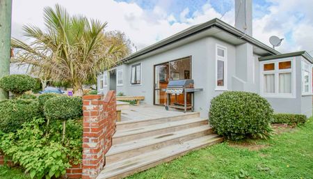 Family Home in Levin! - Photo 5