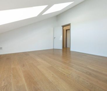 Hornussen / 5.5-room attic apartment on the right - Photo 2