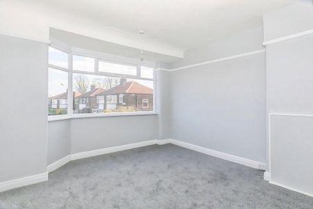 3 bedroom semi-detached house to rent - Photo 4