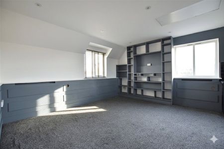 Bluebell Close, Rush Green, Romford, RM7 - Photo 3