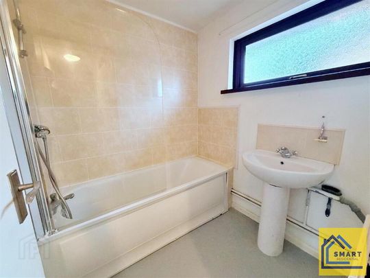 6 Clementine Drive, Belfast, BT12 5HQ - Photo 1