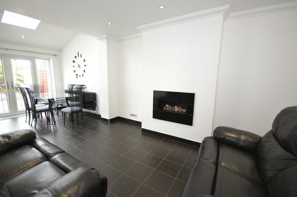 3 bedroom semi-detached house to rent - Photo 1