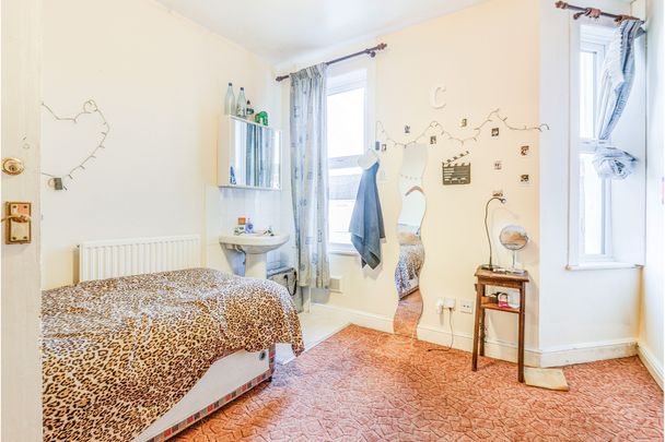 6 bedroom property to rent Forfield Place, Leamington Spa, CV31 - Photo 1