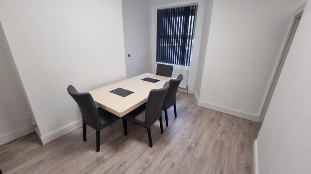 4 bedroom terraced house to rent - Photo 1