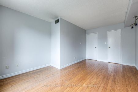 For Lease - 633 Bay Street Unit# 216, Toronto, Ontario - Photo 5