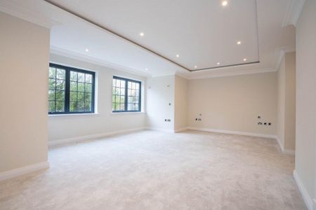 3 bedroom flat to rent - Photo 4