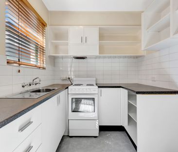 Charming Property - Photo 5