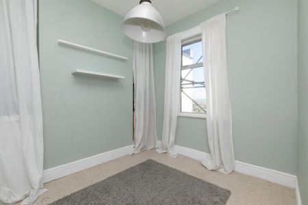 3 bedroom flat to rent - Photo 4