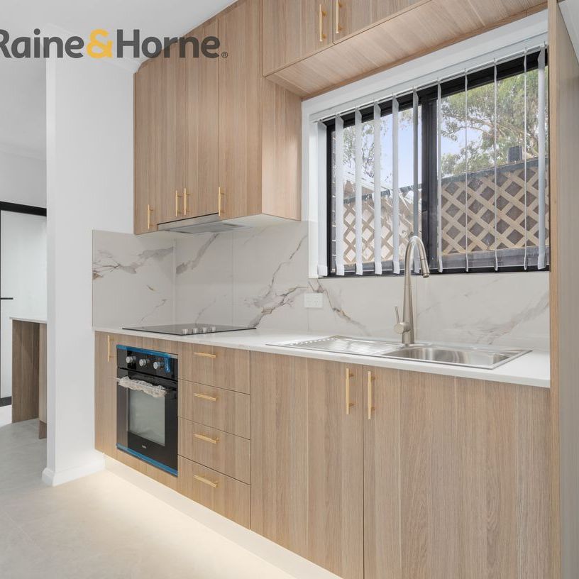 Amazing Near New Granny Flat! - Photo 1