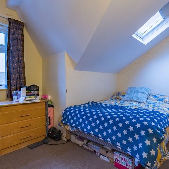 Burchett Place, Leeds - Photo 1