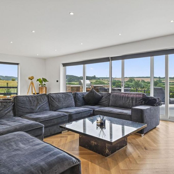 6 bedroom detached house to rent - Photo 1