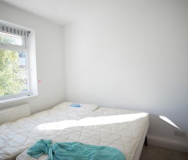 2 bedroom maisonette to rent - Photo 2