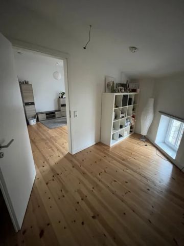 Schöne 3,5-Zimmer-Wohnung mit Balkon im Lassallehof! - Foto 4