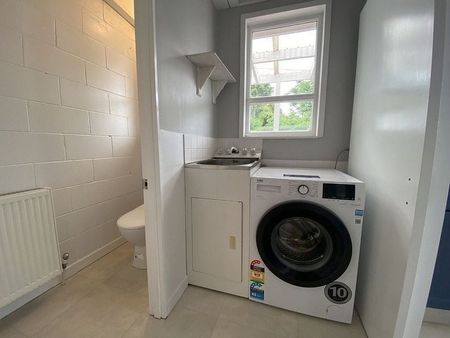 City Villa on Gilbert - Photo 2