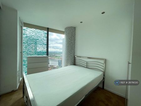 2 bedroom flat to rent - Photo 4