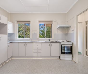 One Bedroom Duplex - Good Location - Photo 4