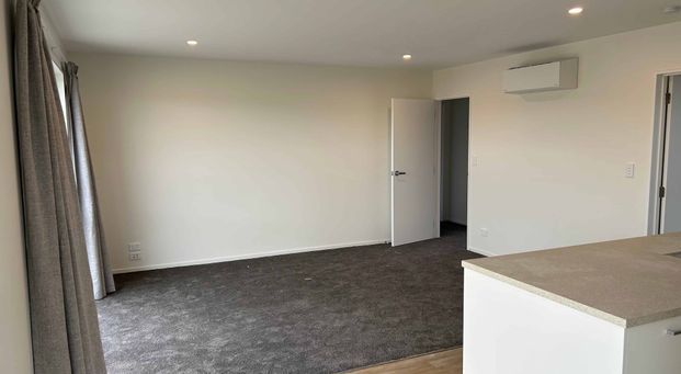 New three-bedroom home - Photo 1