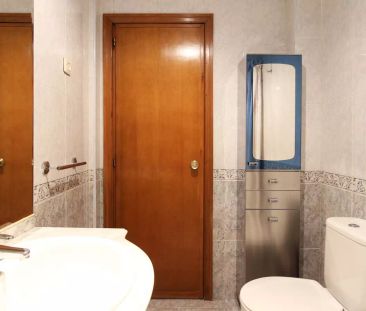 Spacious room with double bed for rent in Príncipe Pío - Foto 2