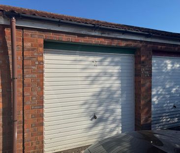 2 bedroom end of terrace house to rent - Photo 1