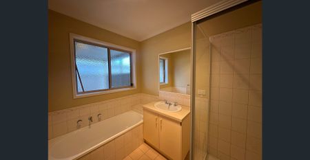 Well Presented & Low Maintenance - Photo 4