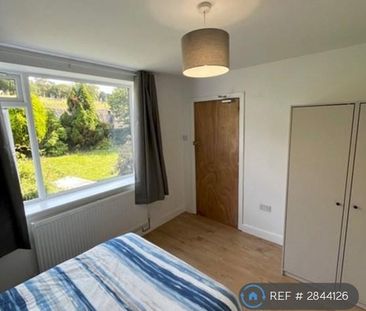 1 bedroom in a house share to rent - Photo 2