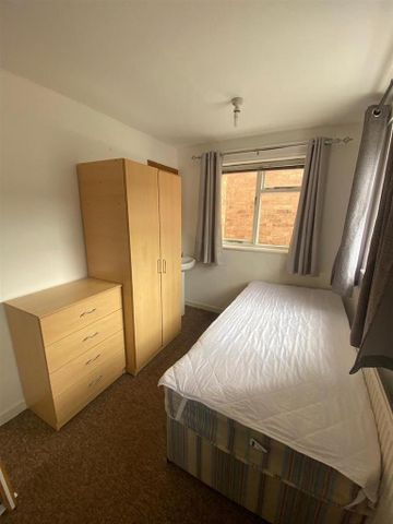 7 bedroom terraced house to rent - Photo 4