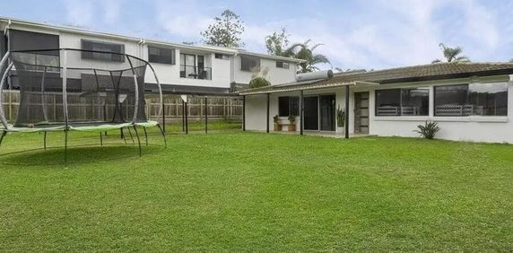 Charming and Spacious 5 bedrooms Home for Rent in Beautiful Daisy Hill Community! - Photo 2