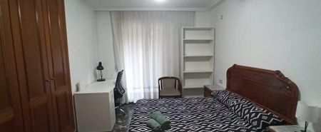 Carrer de Fontanars dels Alforins, Valencia, Valencian Community 46007 - Photo 5