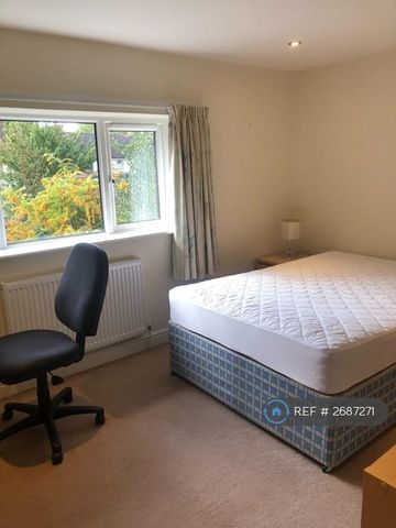 2 bedroom flat to rent - Photo 4
