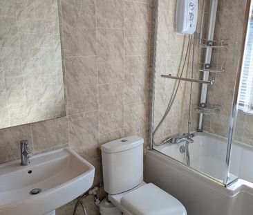 3 Bed Semi-Detached House, Bromford Road, B36 - Photo 4