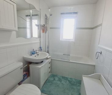 1 Bed Flat, Cumberland Place, SE6 - Photo 4