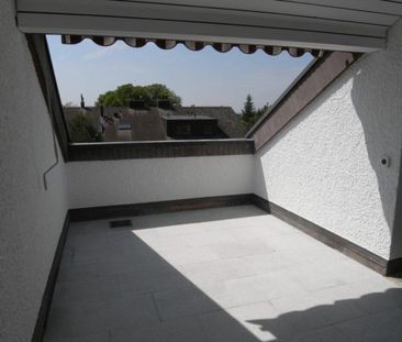 Grosszügige 4.5-Zimmer-Dachwohnung - verfügbar nach Renovation - Photo 4