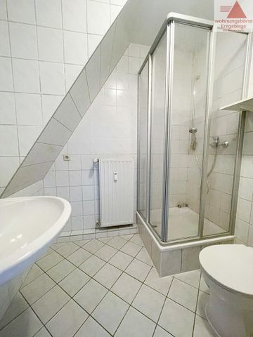 Schöne 1-Raum-Maisonette-Wohnung mit Einbauküche und neuen Böden - Photo 5