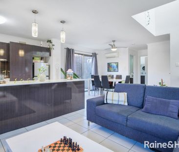 EXECUTIVE FULLY AIR-CONDITIONED 3 BEDROOM TOWNHOUSE IN THE HEART OF... - Photo 3