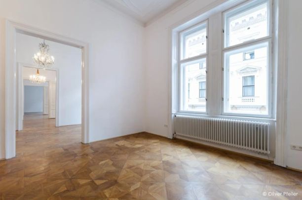 REPRÄSENTATIVE KLASSISCHE BEL ETAGE WOHNUNG IM BOTSCHAFTSVIERTEL - Foto 1