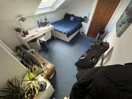 Newport Gardens, Burley, LS6 3DA, Leeds - Photo 4