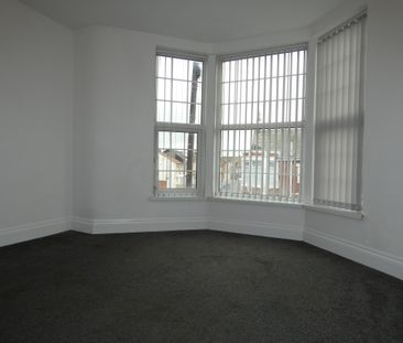 Bute Avenue Flat 2 - Photo 1
