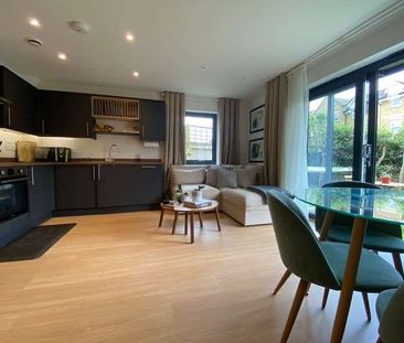 Leacroft, Staines-upon-thames, Surrey, TW18 - Photo 6