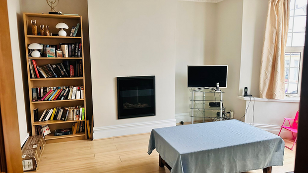 1 bedroom in a house share to rent - Photo 1