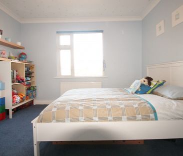 Helen Avenue, Feltham, Middlesex,TW14 - Photo 4