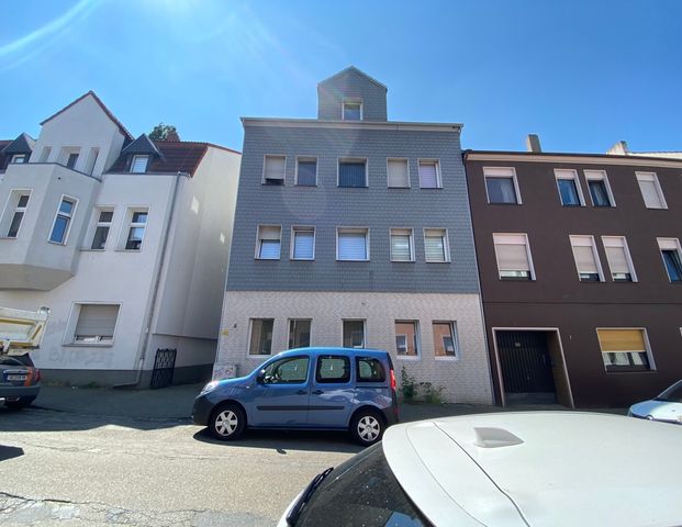 Hier können Sie direkt Einziehen! Frisch renovierte ca. 59 m² Wohnung in Gelsenkirchen-Buer - Photo 1