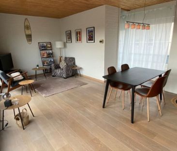 Appartement te huur in Sint-Idesbald voor € 900 met 2 slaapkamers - Photo 1