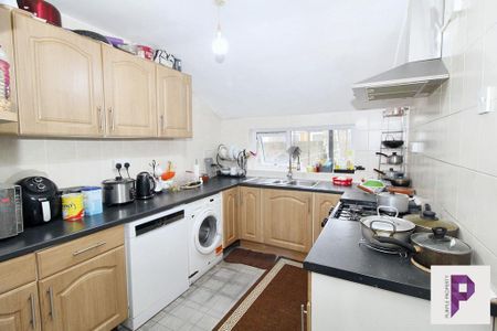3 bedroom terraced house to rent - Photo 4