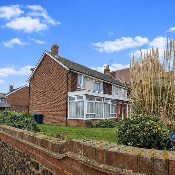 3 bedroom semi-detached house to rent - Photo 1