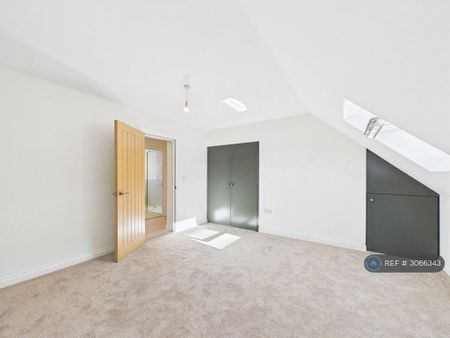 4 bedroom penthouse to rent - Photo 2