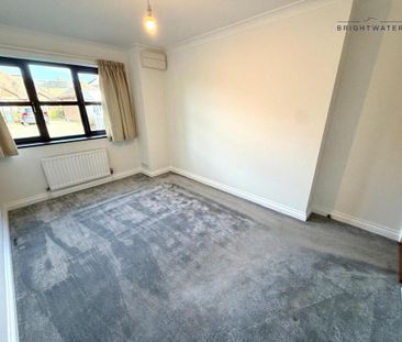 3 bedroom semi-detached bungalow to rent - Photo 4