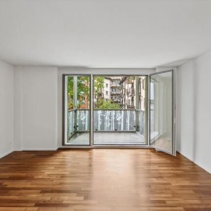 Modern 2.5-room apartment near Schaffhauserplatz - Photo 1