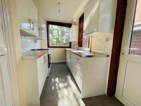 2 Bed House - Photo 2